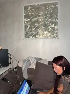 AileenInkOfficial - 3 min Toy Control + PussyPics