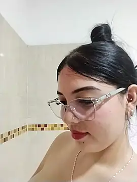 Julianne_valerin