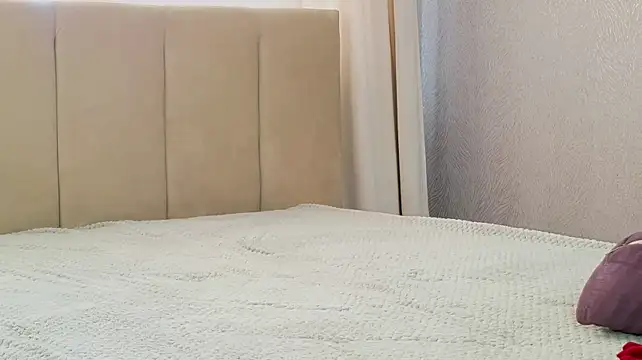 MarylynnBevil - Take off my bra and wet my boobs with wa