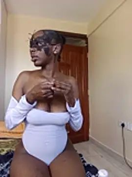 Curvy_seductress - Anal Show in Public