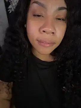 RoxieVoss - who wants this nut