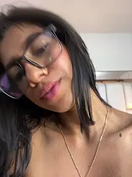 BrillitHard - Twerk+show pussy🥵🙈🔥