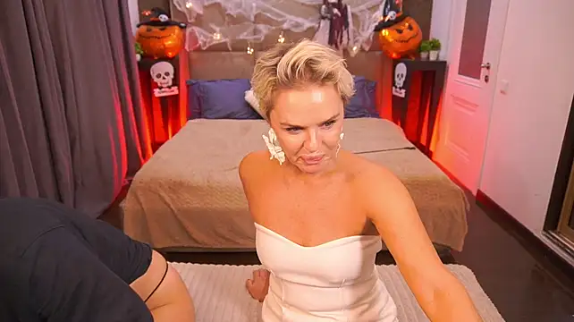 PleasureWeCouple - Lick the sweet fingers of the hands