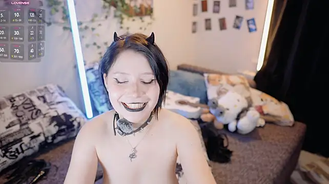Nickari - naked, fingering pussy, play with nipple