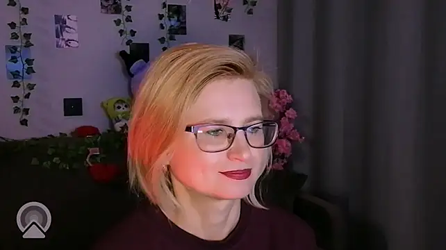 Helen_birdd - change outfit (hot)🥵