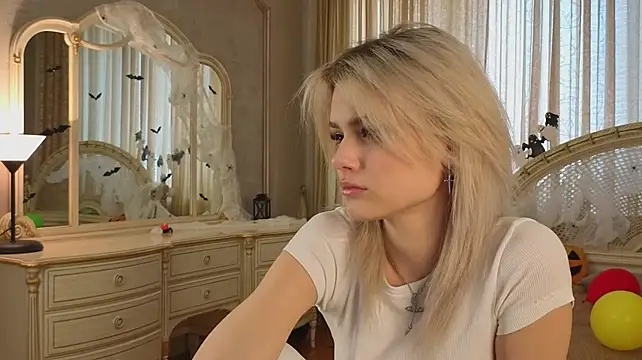MercedezTimbs - Massage My Waist Slowly