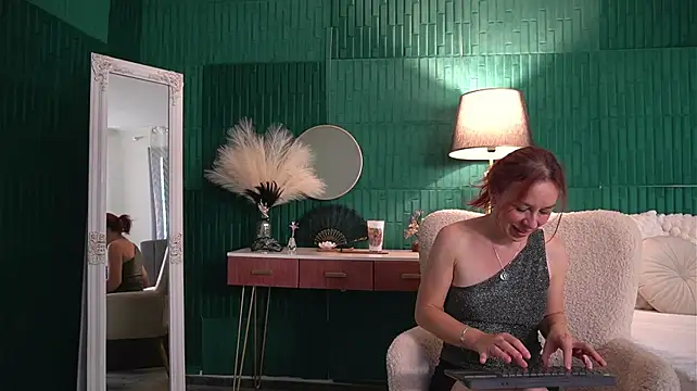 HaileyMoonn - 10 butt spanks