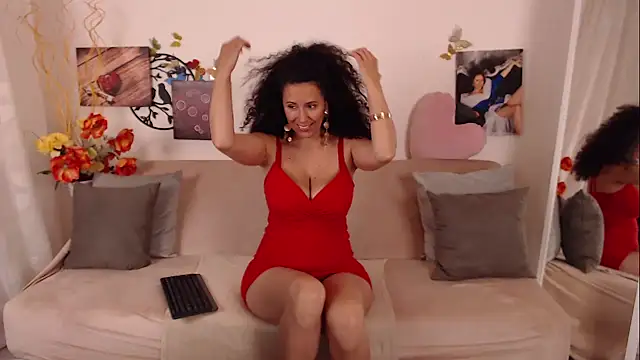 BettiAdamson - Wet and hot today 🔥🔥🔥 ready play