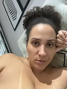 Romena_ - A cada 15tk uma foto no privado 🎁🔥