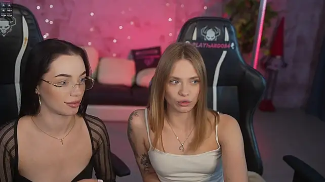 Angy_Netal - show tits 2 girls