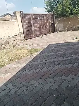 JuicyHoney_01 - Open ass