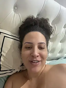 Romena_ - A cada 15tk uma foto no privado 🎁🔥