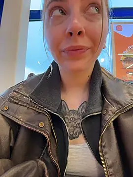 Sunny___Bunny - risky moan in mans restroom