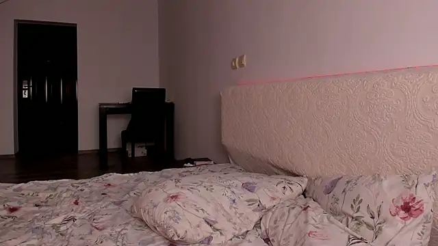DaryanaRed08 - ride sloppy dildo