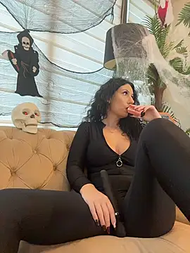BeckyShineX - Show Me Some Love😏