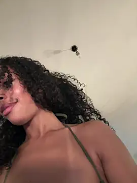 Yasmingarcia - Tease me, panties to the side + LT VID🙈