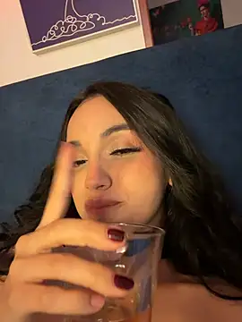 Ga_b21miller - Face Squirt in living room