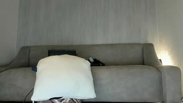 Emy_lovee - ride dildo so crazy