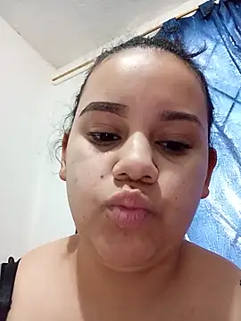 NahomyEvans - Suck my tits
