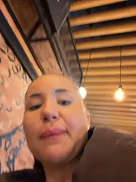 Beautydiamond - Pinch nipples hard in hipermarket