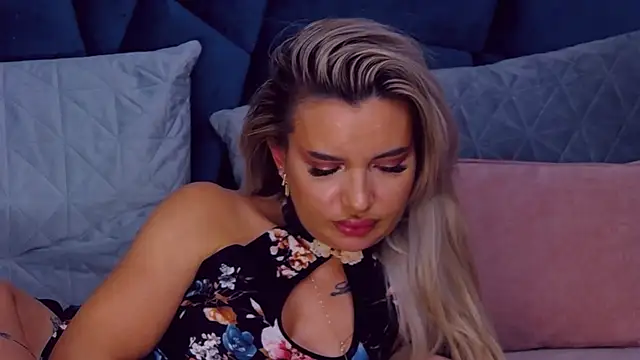 NightshadeIris - Unlock my boobs 👀