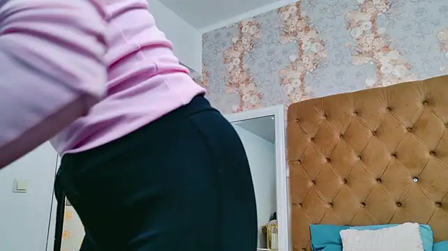 Mila_Kunnis - play with my boobies