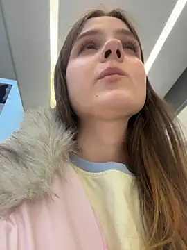 Lunabelle_ - moan walking behind someone in mall