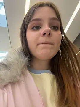 Lunabelle_ - moan walking behind someone in mall