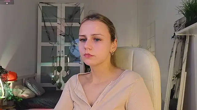WendyDolie - Massage naked tits