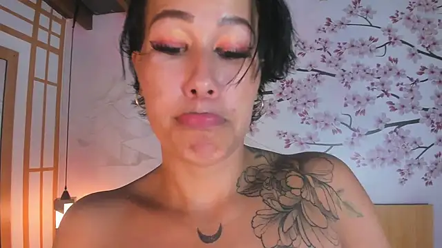 Laura_Torress - deep throat with a lot of saliva