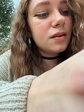 Lucy-joy - show my boobs