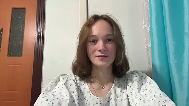 BrittanyLebowitz - lick lips