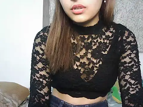 Latina_nikita - full nude in public