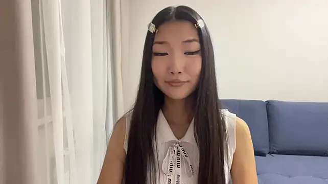 EvitaPasquel - put on stockings