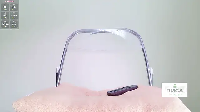 Vicki-66 - 全裸 带电动乳夹5分钟