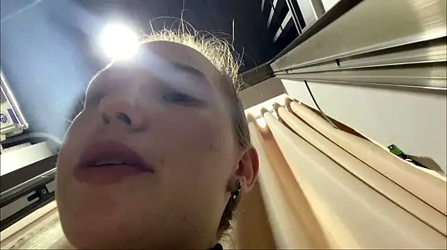 LaureneBoutet - look at my tits from bottom close up