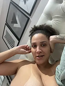 Romena_ - A cada 15tk uma foto no privado 🎁🔥