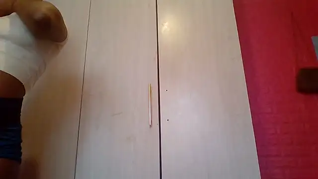 Queen-linet - dildo in pussy
