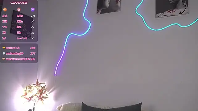 Minty_bite - Big juicy boobs play
