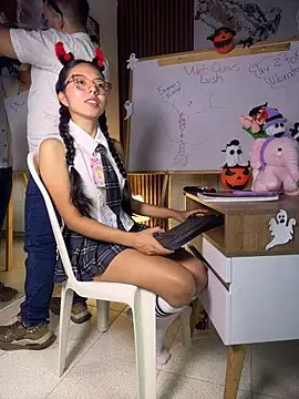 I_AM_EMMA_ - MY TEACHER LICKS MY PUSSY