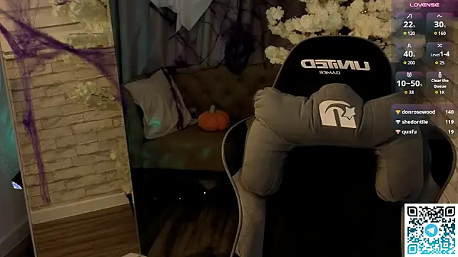 Leslie_Scott - naughty lick my finger <3