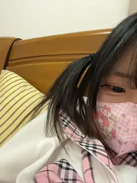 Yuemmy_6152 - 脱上衣五分钟