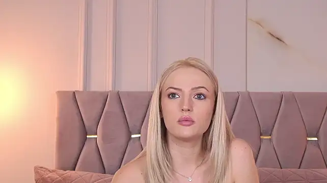 AshleyNess - Spread my ass close up