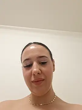 AlessiaMarais - Go Doggy And Start Fingering💅