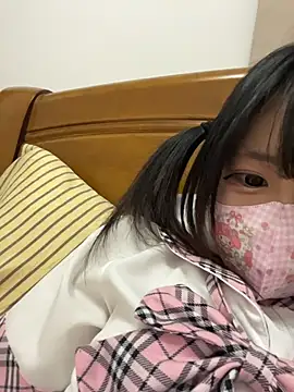 Yuemmy_6152 - 脱上衣五分钟