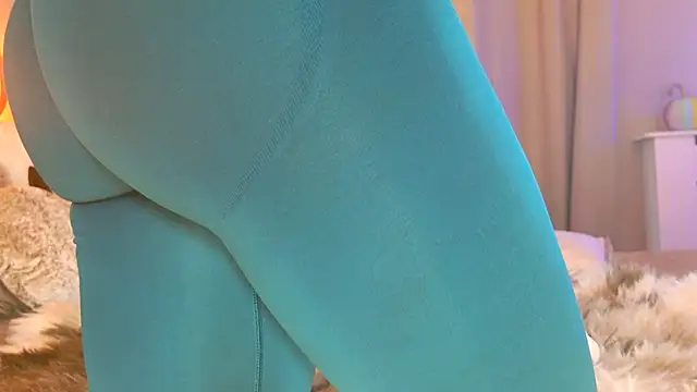 KatBigBum - show boobs