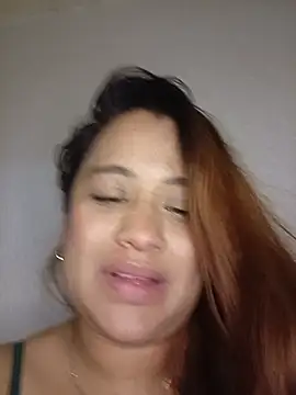 Arya_Gomez - SHOWS TITS