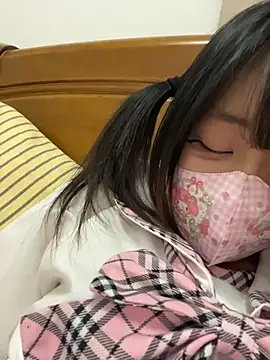 Yuemmy_6152 - 脱上衣五分钟