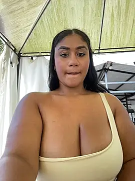 NayTorres - SHOW TITS AND SUCK NIPPLE IN PUBLIC