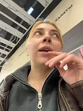 Sunny___Bunny - 1 finger inside pussy with open door